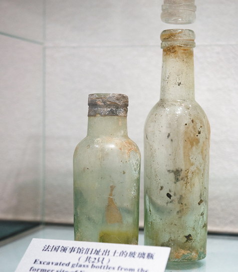 �������V������������