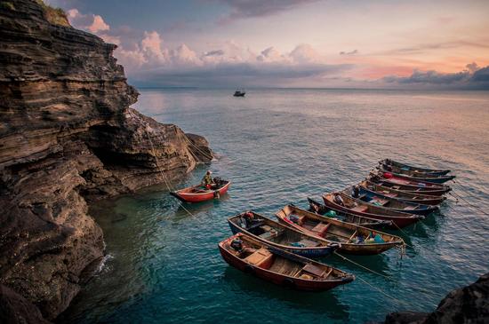 �����������V������������