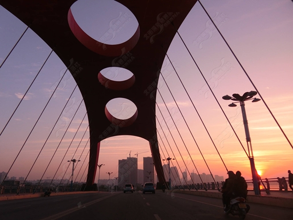 �������V������������