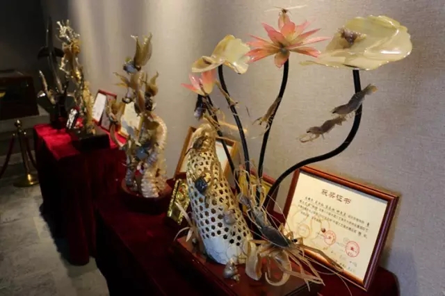 �V������������