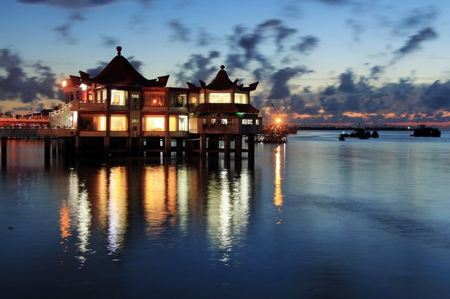 �������V������������